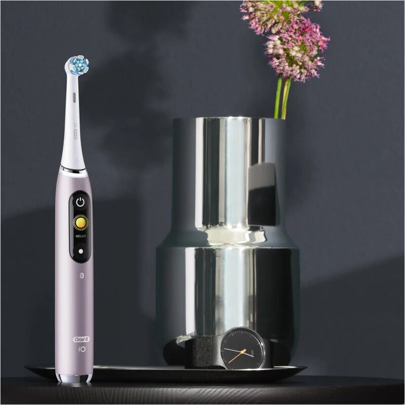 Oral-B iO 9 elektrický zubní kartáček s nabíjecím pouzdrem Rose Quartz 1 ks