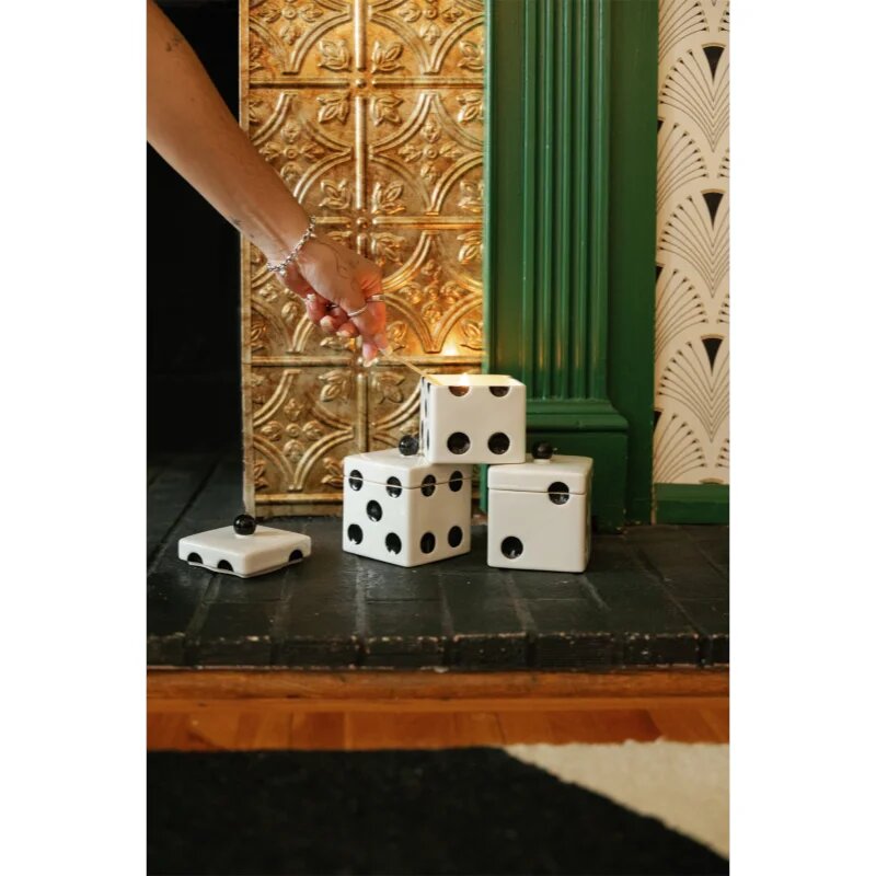 Paddywax Lucky Dice Lava Stone vonná svíčka z keramiky 283 g