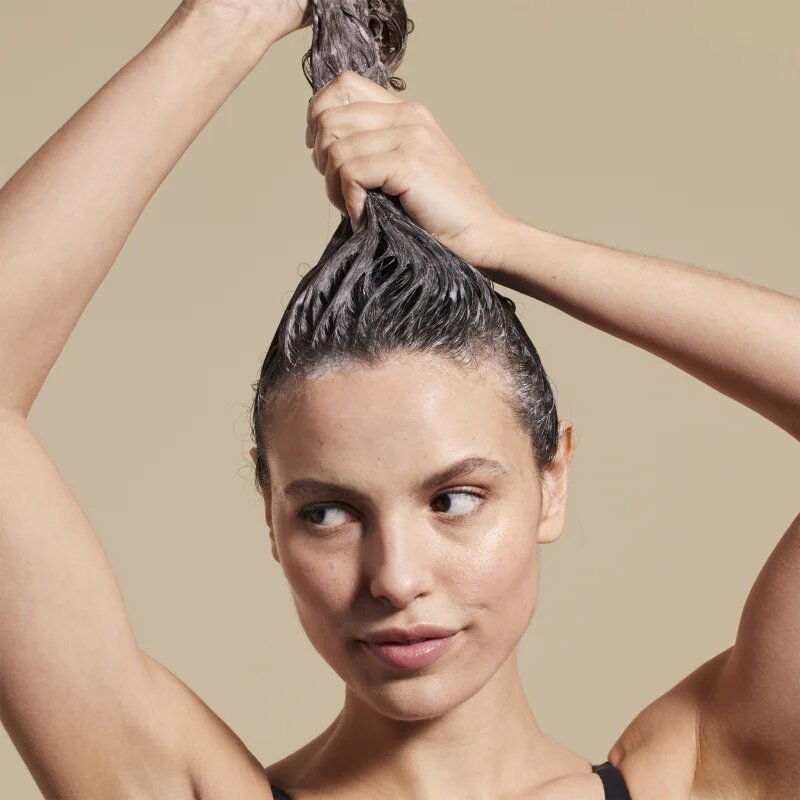 Payot Essentiel Solid Biome-Friendly Shampoo tuhý šampon pro všechny typy vlasů 80 g