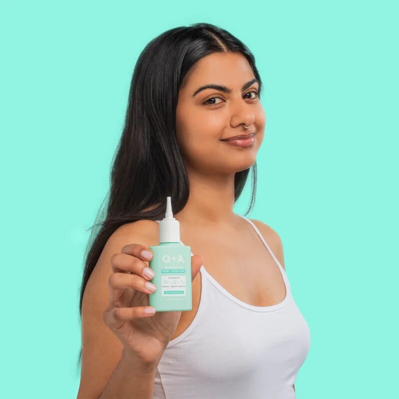 Q+A Nourishing Hair + Scalp Oil vyživující olej na vlasy a vlasovou pokožku 50 ml