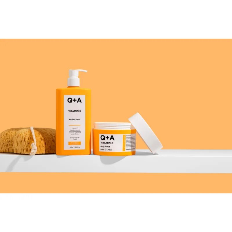 Q+A Vitamin C rozjasňující tělový peeling vůně Orange Zest + Grapefruit 200 ml