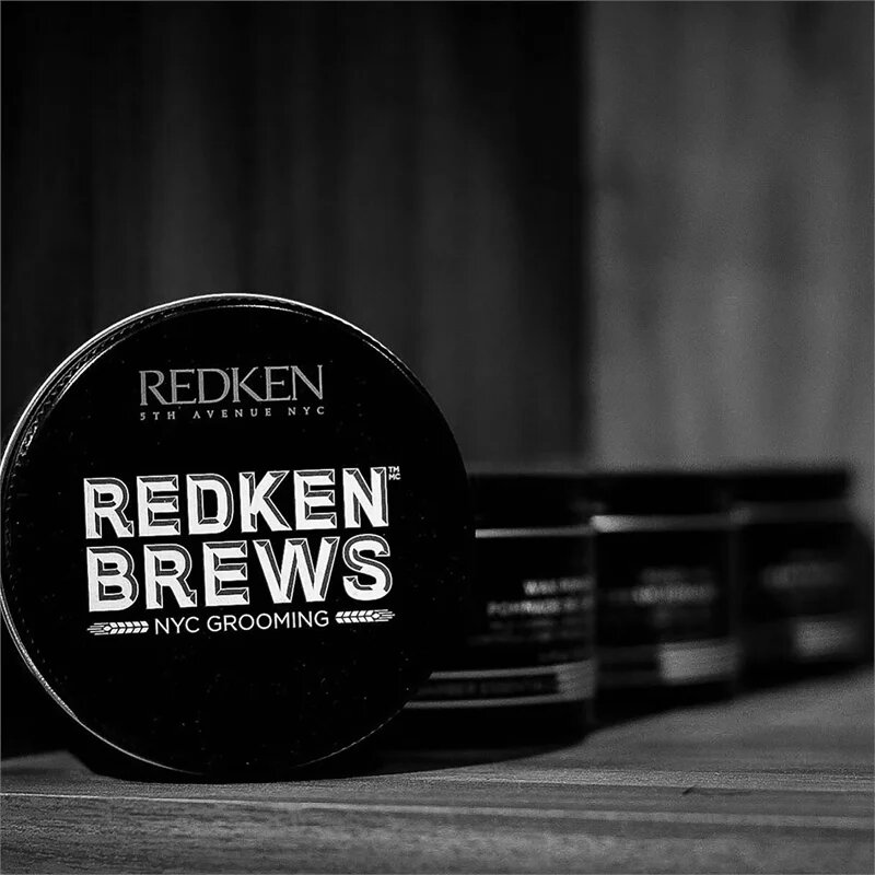 Redken Brews modelovací pomáda pro hladký vzhled vlasů 100 ml