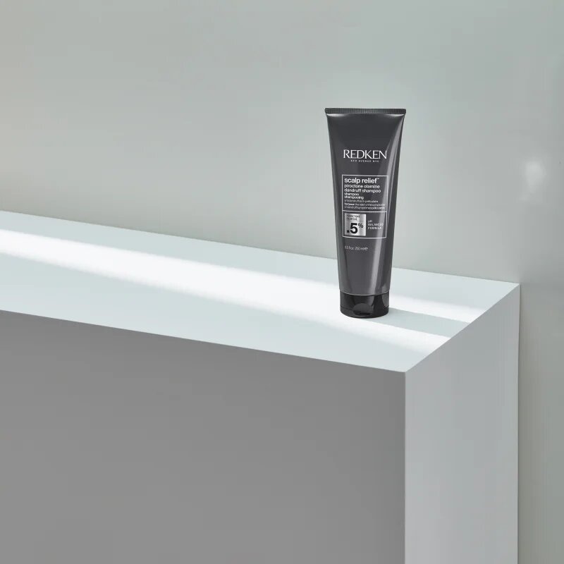 Redken Scalp Relief zklidňující šampon proti lupům 250 ml