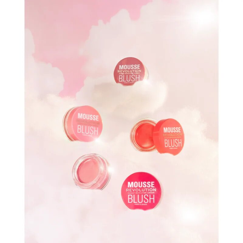 Revolution Mousse tvářenka odstín Blossom Rose Pink 6 g
