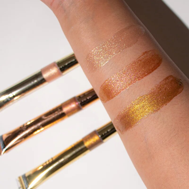 Revolution Relove Glow Up tekutý rozjasňovač odstín Lit Up 8 ml