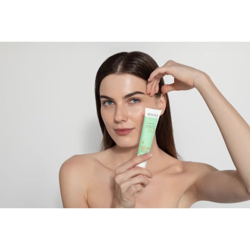 Revuele Aloe Daily Sun Fluid SPF 50+ lehký ochranný fluid SPF 50+ 40 ml
