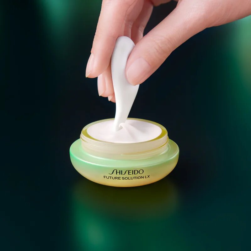 Shiseido Future Solution LX Legendary Enmei Ultimate Brillance Eye Cream omlazující a rozjasňující oční krém 15 ml