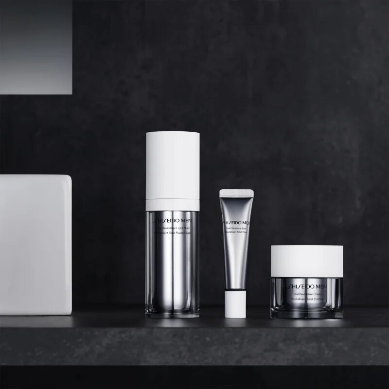 Shiseido Men Total Revitalizer Eye lehký oční krém pro muže 15 ml