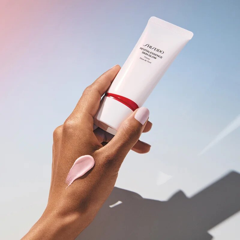 Shiseido Revitalessence Skin Glow Primer rozjasňující podkladová báze SPF 25 30 ml