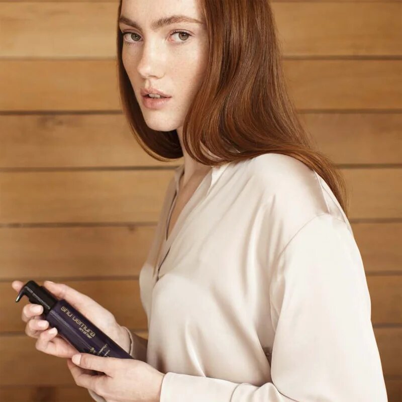 Shu Uemura Essence Absolue noční sérum na vlasy 150 ml