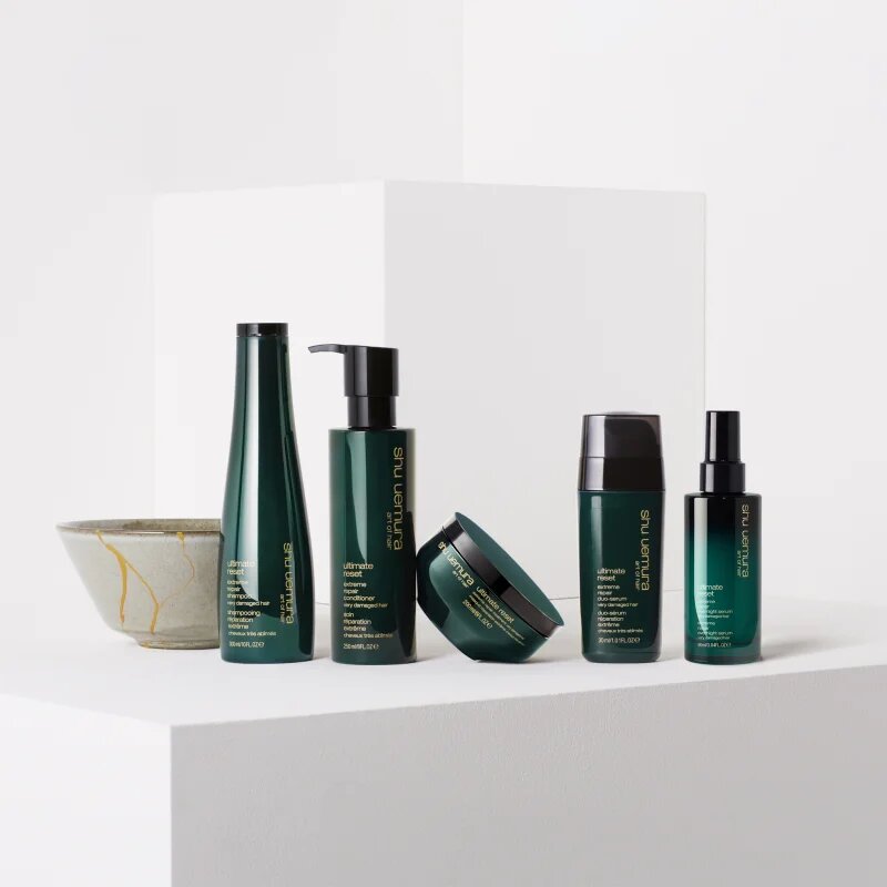 Shu Uemura Ultimate Reset šampon pro barvené chemicky ošetřené a zesvětlené vlasy 300 ml