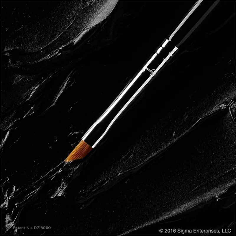 Sigma Beauty Eyes E06 WINGED LINER™ BRUSH štětec na oční linky 1 ks