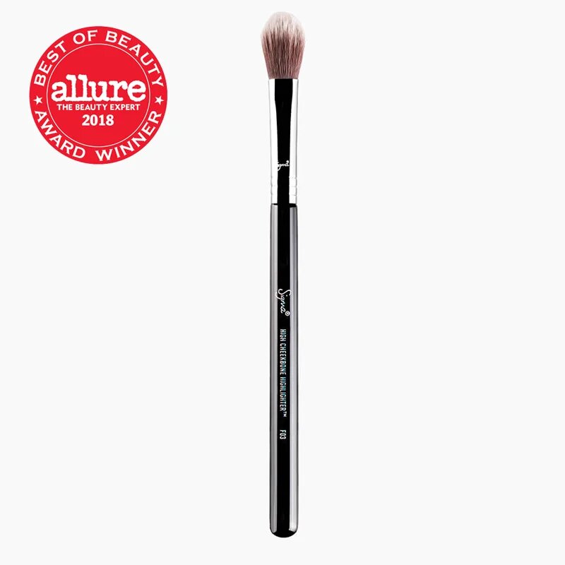 Sigma Beauty Face F03 High Cheekbone Highlighter™ Brush štětec na rozjasňovač 1 ks