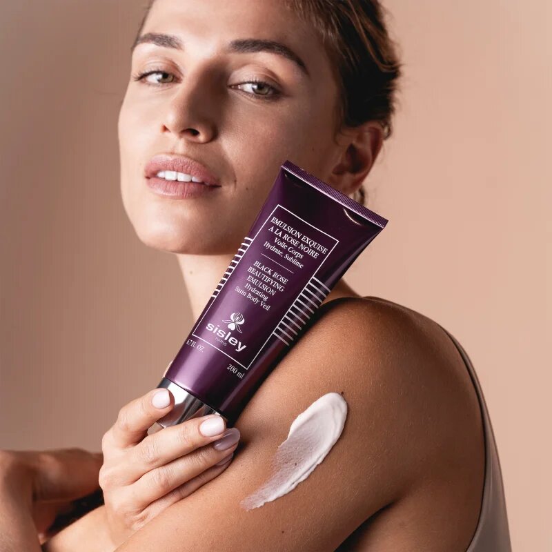 Sisley Black Rose Beautifying Emulsion hydratační emulze na tělo 200 ml