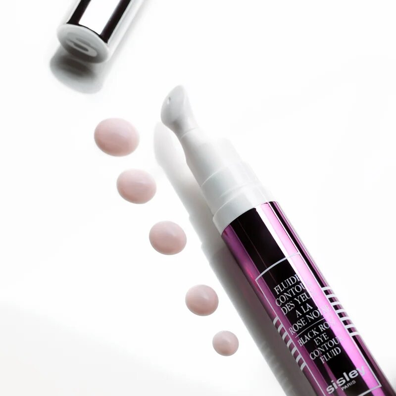 Sisley Black Rose Eye Contour Fluid rozjasňující protivráskový fluid na oční okolí s revitalizačním účinkem 14 ml