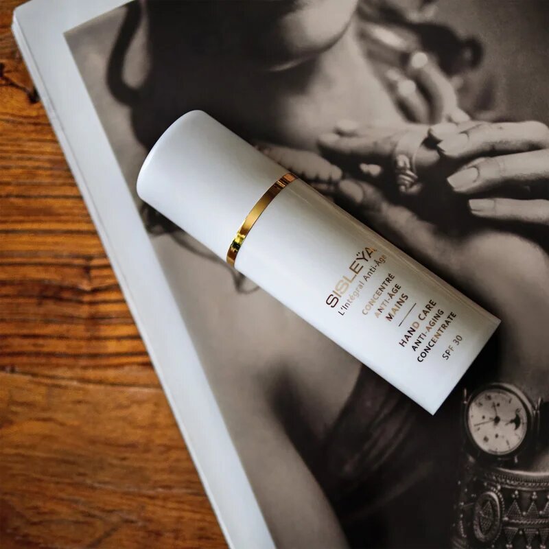 Sisley Sisleÿa L'Integral Anti-Aging Concentrate Hand Care omlazující krém na ruce proti pigmentovým skvrnám SPF 30 75 ml