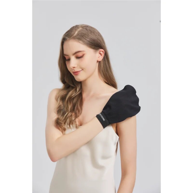 Sister Young NOVA Exfoliating Glove peelingová rukavice na tělo Black 1 ks