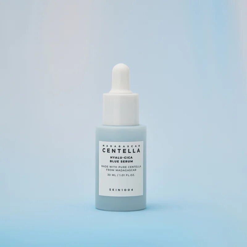 SKIN1004 Madagascar Centella Hyalu-Cica Blue Serum intenzivně hydratační sérum pro zklidnění a posílení citlivé pleti 30 ml