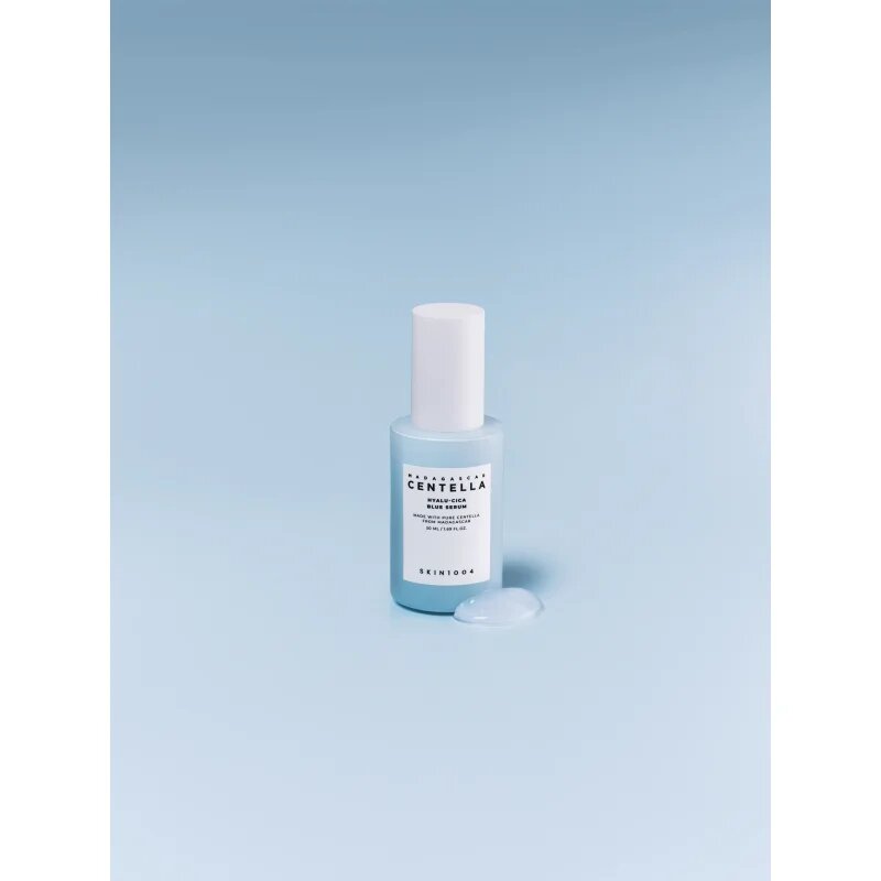 SKIN1004 Madagascar Centella Hyalu-Cica Blue Serum intenzivně hydratační sérum pro zklidnění a posílení citlivé pleti 50 ml