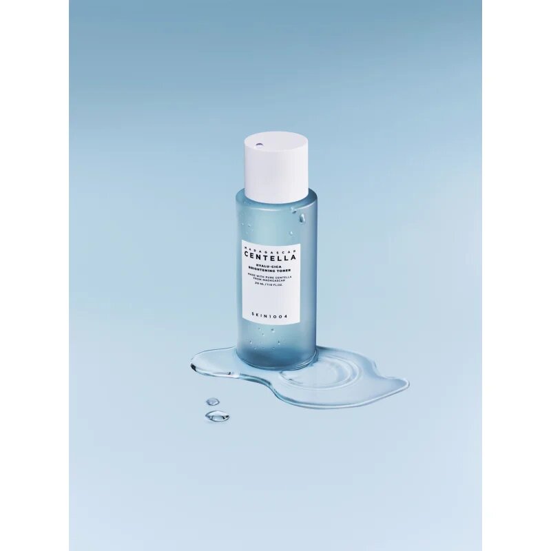 SKIN1004 Madagascar Centella Hyalu-Cica Brightening Toner jemné exfoliační tonikum pro rozjasnění a hydrataci 210 ml