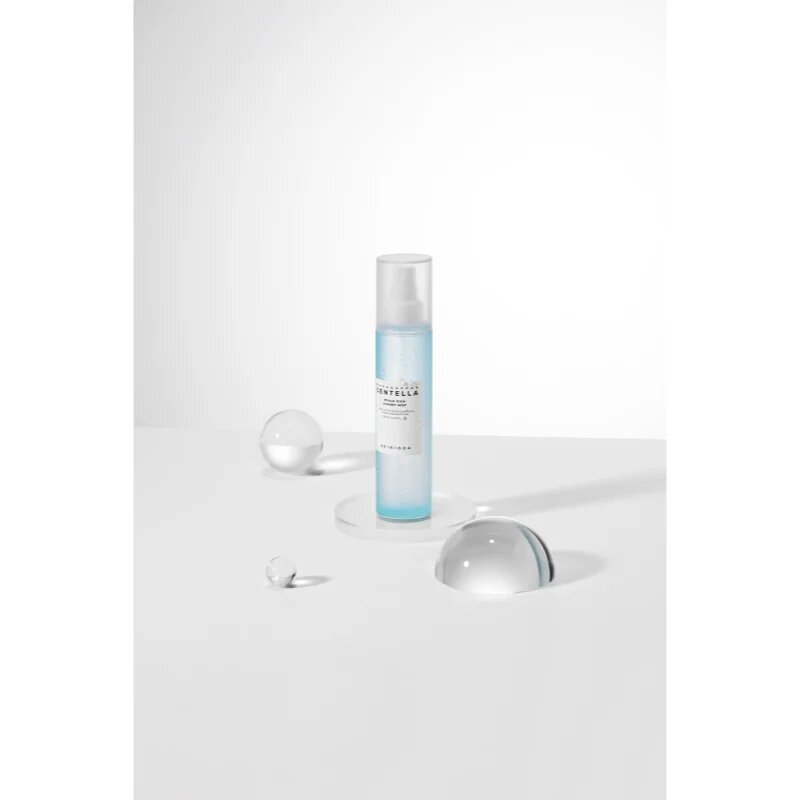 SKIN1004 Madagascar Centella Hyalu-Cica Cloudy Mist hydratační mlha se zklidňujícím účinkem 120 ml