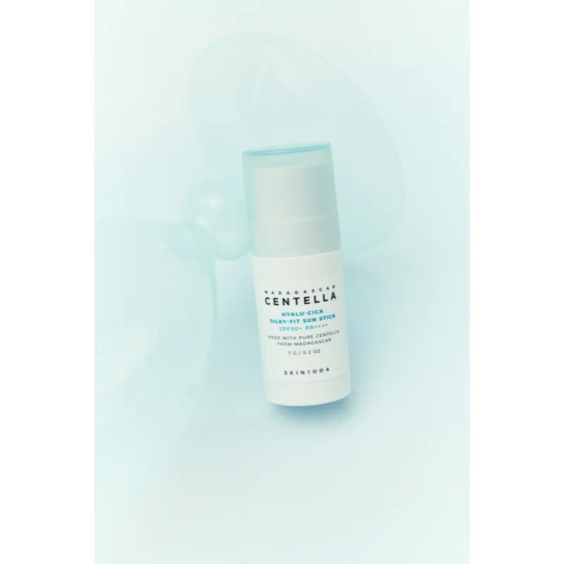 SKIN1004 Madagascar Centella Hyalu-Cica Silky-Fit Sun Stick ochranná hydratační tyčinka SPF 50+ 7 g