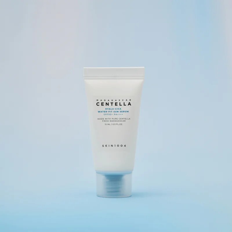 SKIN1004 Madagascar Centella Hyalu-Cica Water-Fit Sun Serum ochranné sérum s hydratačním účinkem SPF 50+ 15 ml