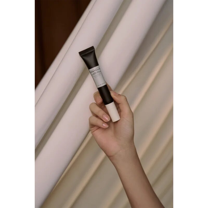 SKIN1004 Madagascar Centella Probio-Cica Bakuchiol Eye Cream protivráskový oční krém se zklidňujícím účinkem 20 ml