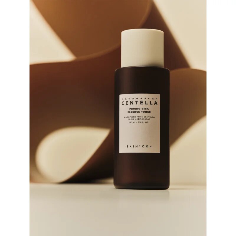 SKIN1004 Madagascar Centella Probio-Cica Essence Toner zklidňující tonikum s hydratačním účinkem 210 ml