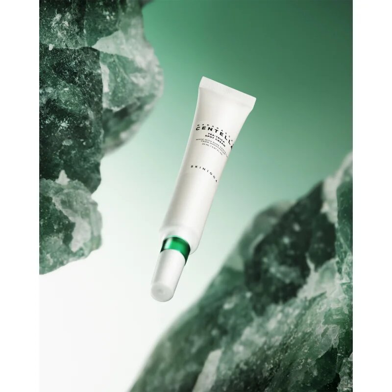 SKIN1004 Madagascar Centella Tea-Trica Spot Cream lokální péče proti akné se zklidňujícím účinkem 20 ml