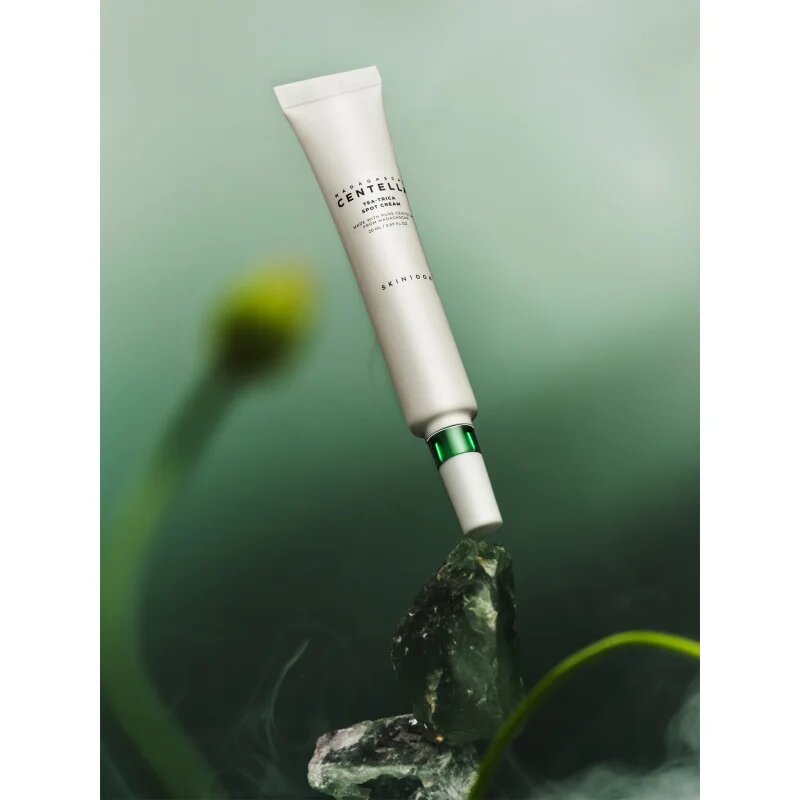 SKIN1004 Madagascar Centella Tea-Trica Spot Cream lokální péče proti akné se zklidňujícím účinkem 20 ml