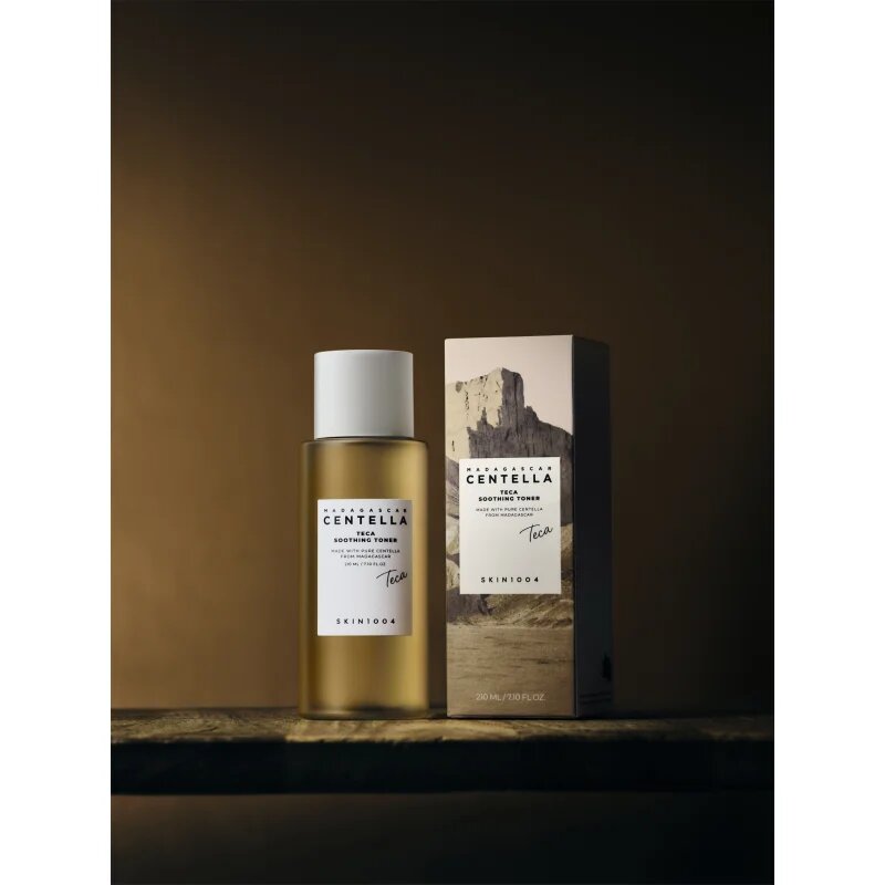 SKIN1004 Madagascar Centella Teca Soothing Toner jemné exfoliační tonikum se zklidňujícím účinkem 210 ml