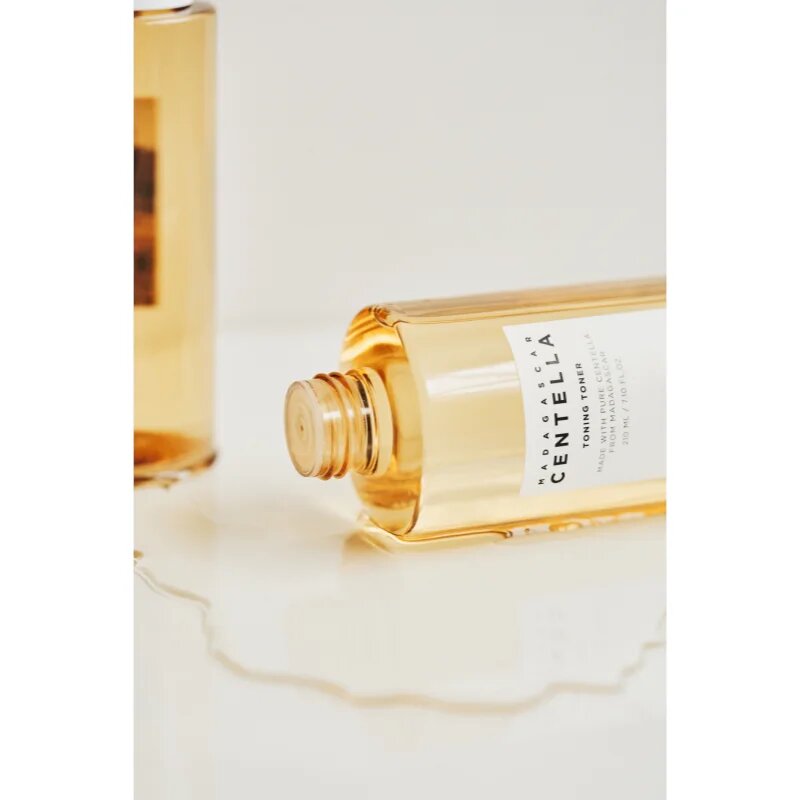 SKIN1004 Madagascar Centella Toning Toner jemné exfoliační tonikum pro citlivou pleť 400 ml