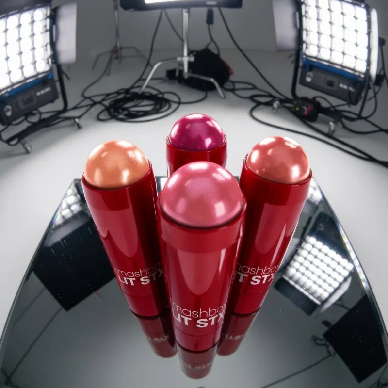 Smashbox LIT STX Blushlighter tvářenka s rozjasňovačem v tyčince odstín Pixel Plum 5 g