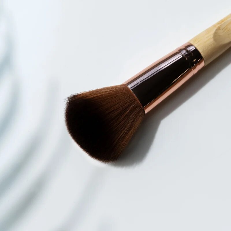 So Eco Blush Brush štětec na tvář s hypoalergenními štětinami 1 ks