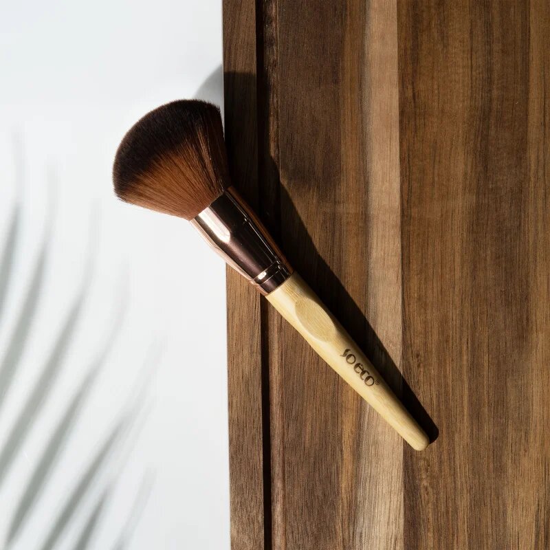 So Eco Bronzer Brush štětec na bronzer s hypoalergenními štětinami 1 ks