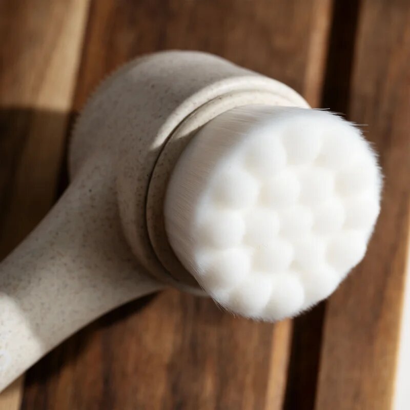 So Eco Facial Cleansing Brush oboustranný čisticí kartáček na pleť s kompostovatelnou rukojetí 1 ks