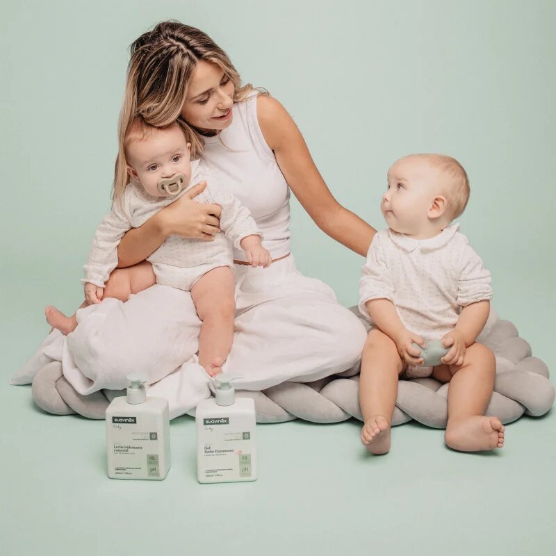 Suavinex Baby Extra-Gentle Shampoo jemný šampon pro děti od narození 500 ml