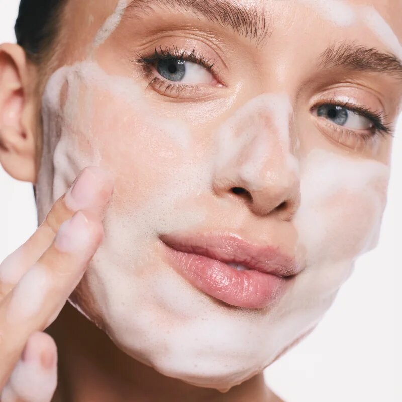 SUNEWMED+ Active Foaming Cleanser Face and Eye Makeup Removal čisticí a odličovací pěna s vitaminem C 40 ml