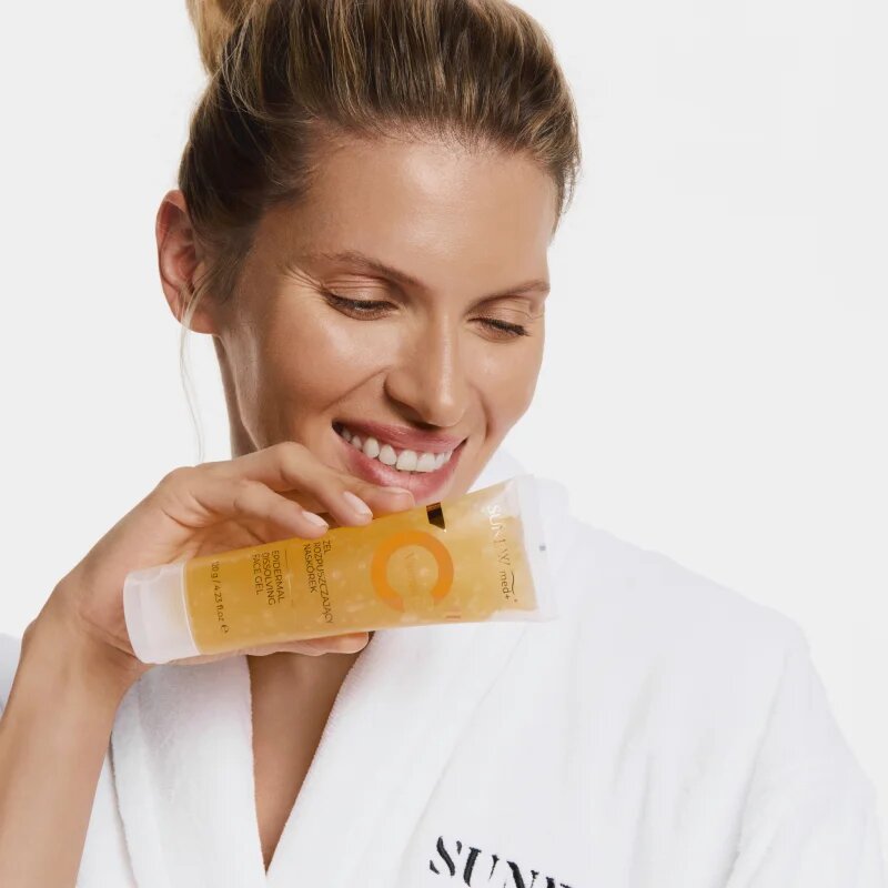 SUNEWMED+ Exfoliating Face Gel čisticí gel pro odstranění odumřelé pokožky 120 g