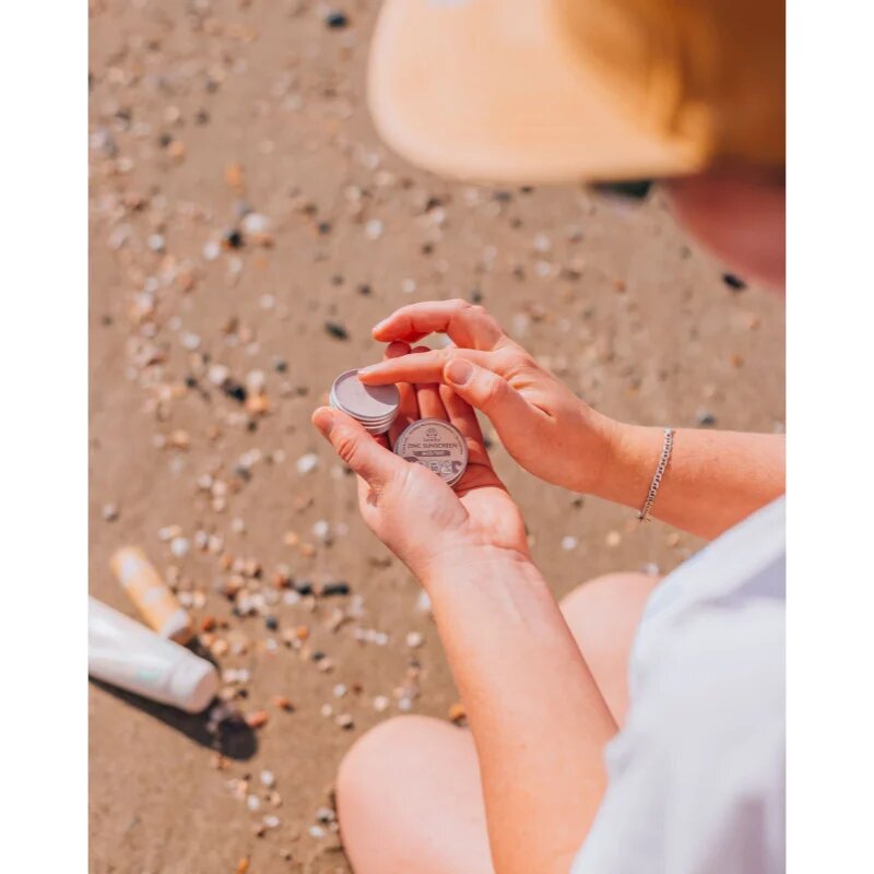 Suntribe Mini Zinc Sunscreen minerální ochranný krém na obličej a tělo SPF 50 Mud Tint 15 g