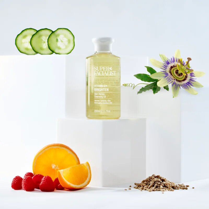 Super Facialist Vitamin C+ Brighten čisticí a odličovací olej pro rozjasnění pleti 200 ml