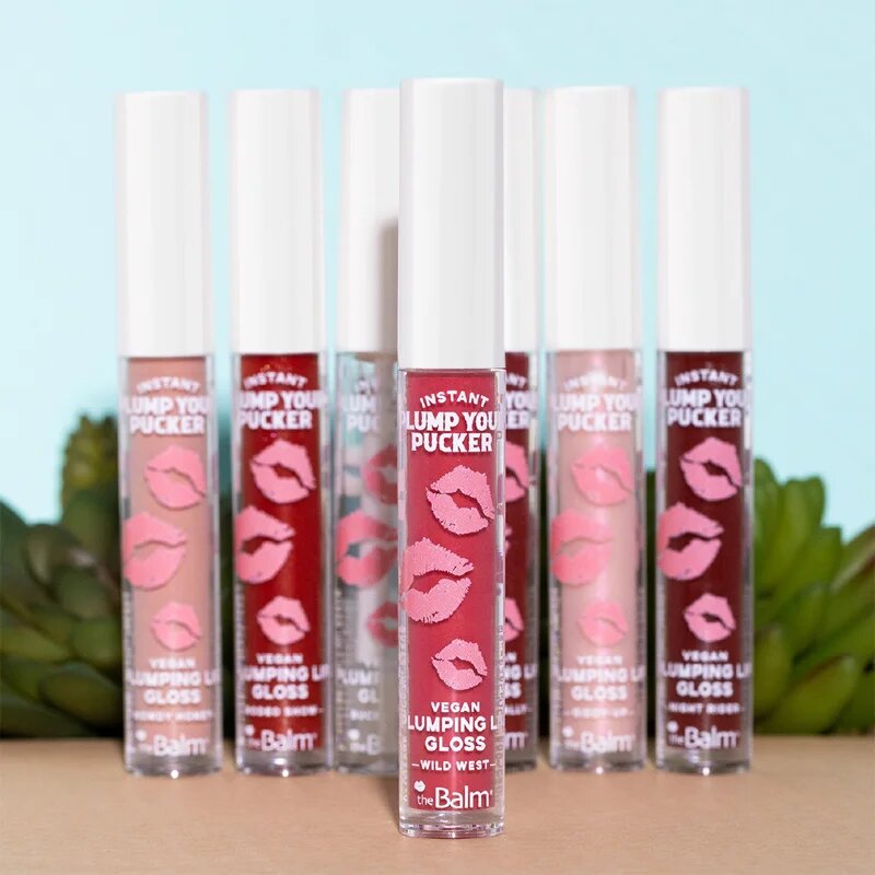 theBalm Plump Your Pucker Lip Gloss lesk na rty pro větší objem odstín Night Rider 2.7 ml