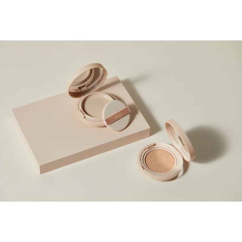 thim Luminous Skin Cushion dlouhotrvající make-up v houbičce pro rozjasnění a hydrataci odstín 21 Light Beige 15 g