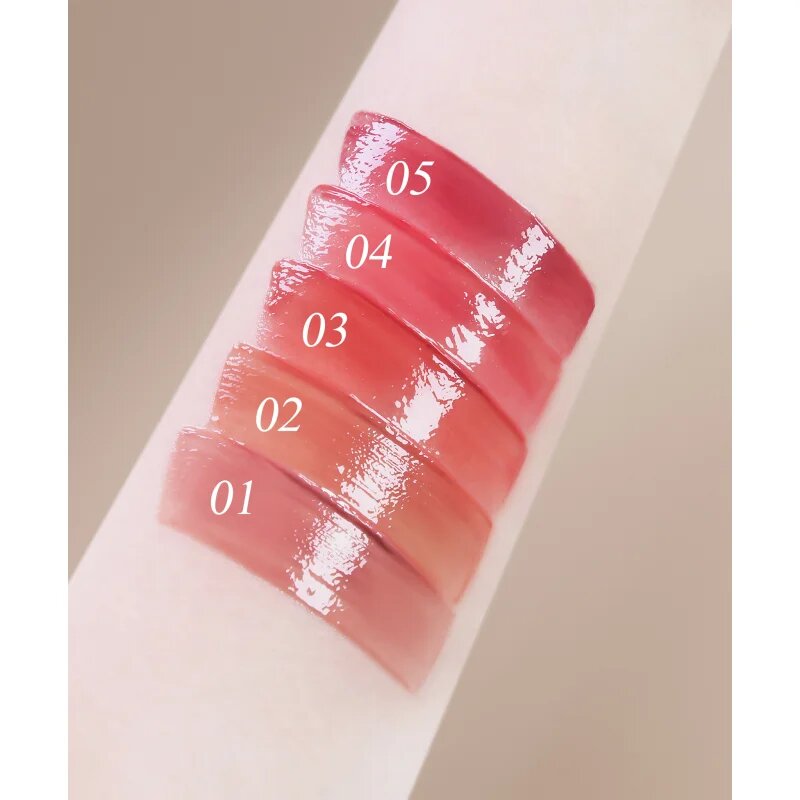 thim Satin Lip Glaze dlouhotrvající lesk na rty s hydratačním účinkem odstín 02 Haze Coral 6 g