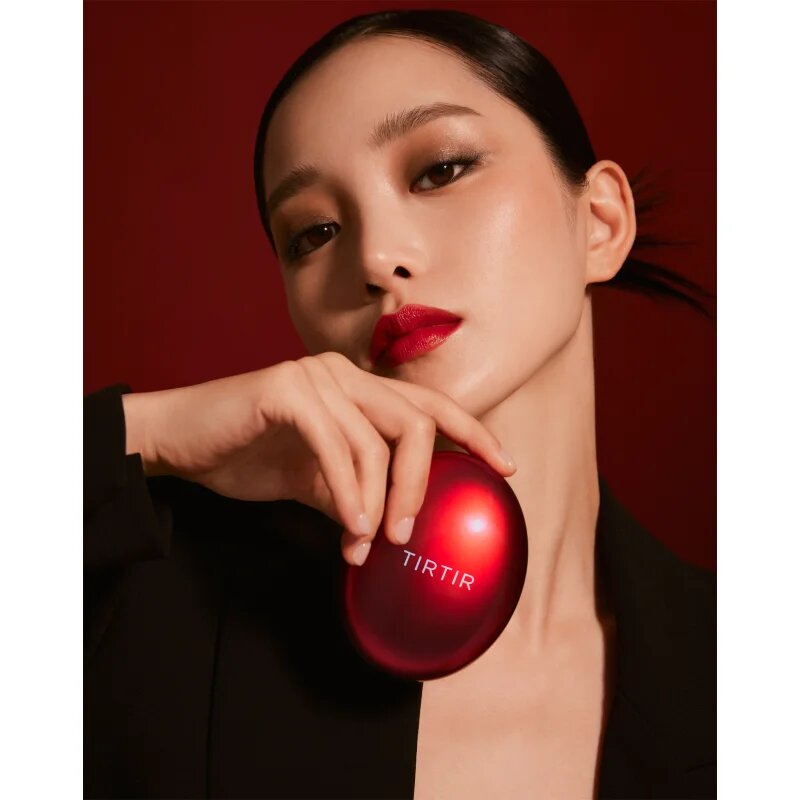 TIRTIR Mask Fit Red Cushion Mini dlouhotrvající make-up v houbičce odstín 37C Almond 4.5 g