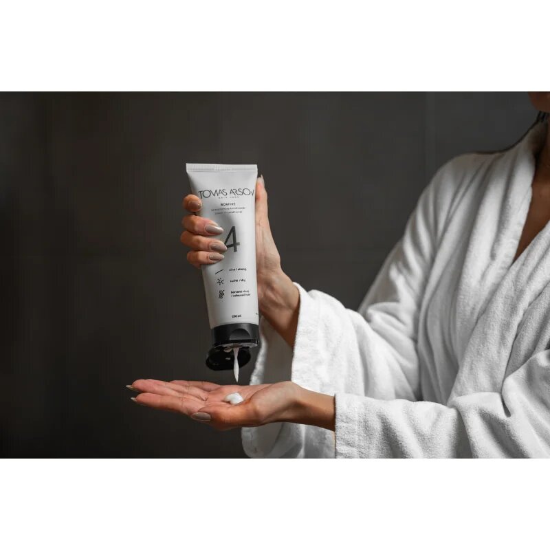 Tomas Arsov Bonfire Leave On Conditioner vyživující bezoplachový kondicionér pro jemné a poškozené vlasy 250 ml