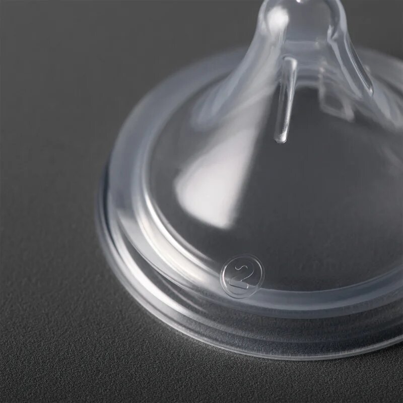 Tommee Tippee Natural Start Deep Latch Teats trojúhelníková savička na lahev střední průtok 2 ks