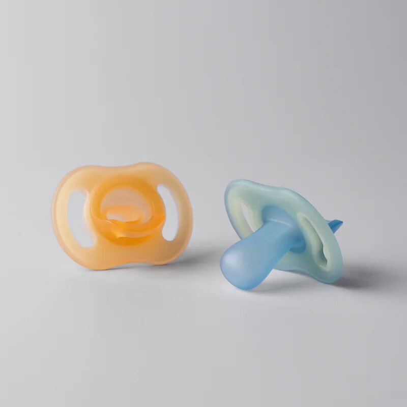 Tommee Tippee Ultra Light Night dudlík 6-18m Orange/ Blue 2 ks