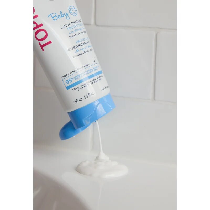Topicrem BABY My 1st Ultra-Moisturizing Milk hydratační mléko na tělo a obličej pro suchou a citlivou pokožku 200 ml